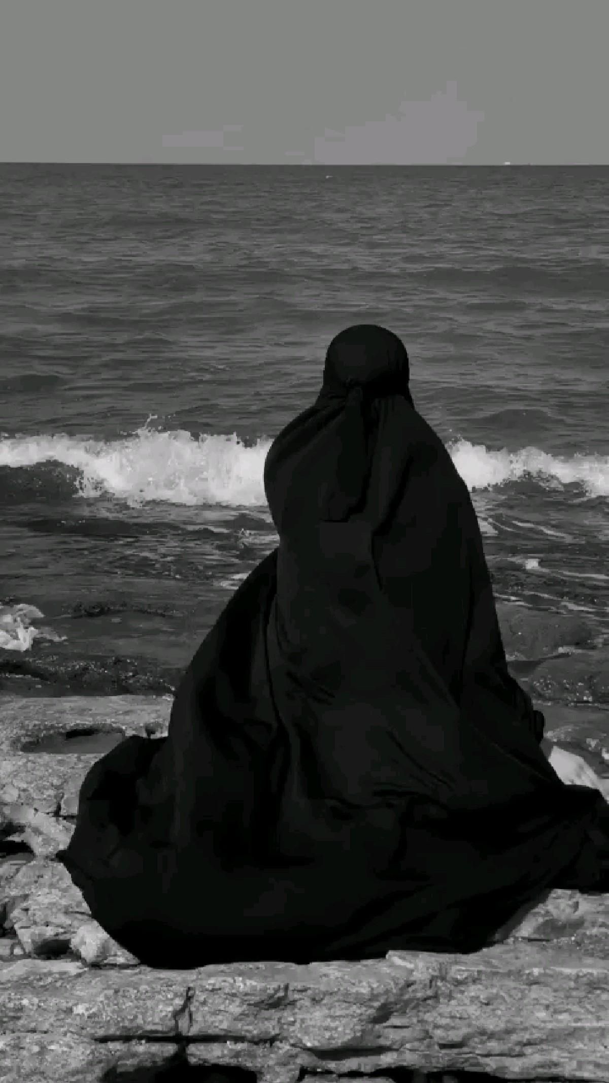 seule mais jamais sans allah